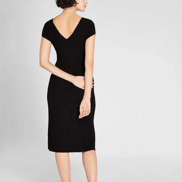 Sleeveless V-Neck Sweater Dress - Brand New - NEVER WORN - Black